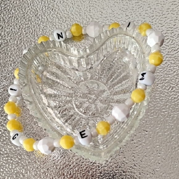 Gemini Beaded Bracelet - Yellow and White - Picture 6 of 7